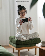 Load image into Gallery viewer, Ueno Sofa
