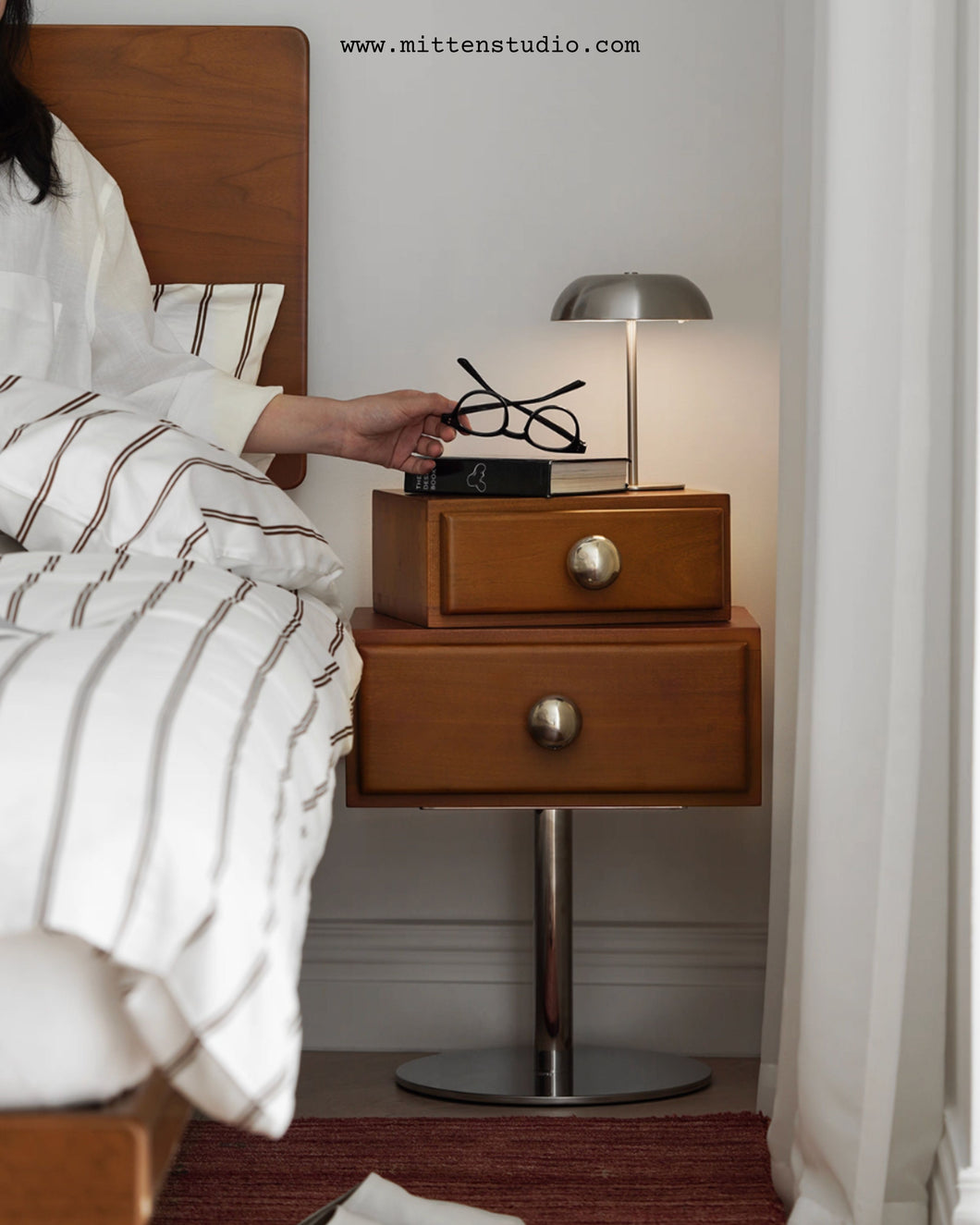 Stary Nightstand