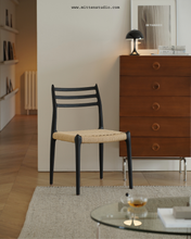 Load image into Gallery viewer, Mole Chair
