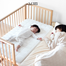 Load image into Gallery viewer, Kick It! 4-in-1 Baby Cot
