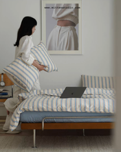 Load image into Gallery viewer, Hera Steel Legs Platform Bed
