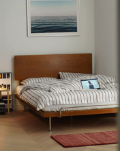 Load image into Gallery viewer, Hera Steel Legs Bed
