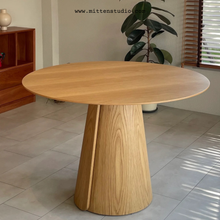 Load image into Gallery viewer, Smitten Round Table Oak Veneer
