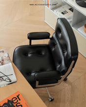 Load image into Gallery viewer, Robin Chair
