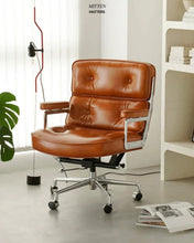 Load image into Gallery viewer, Robin Chair

