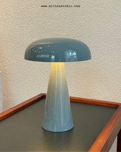Load image into Gallery viewer, Como Lamp
