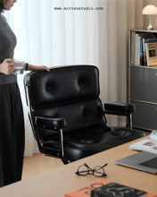 Load image into Gallery viewer, Robin Chair
