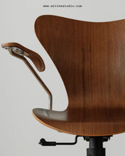 Load image into Gallery viewer, Seven The Office Chair
