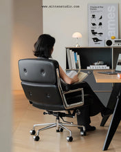 Load image into Gallery viewer, Robin Chair
