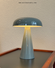Load image into Gallery viewer, Como Lamp
