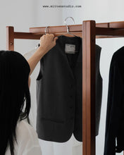 Load image into Gallery viewer, Hera Cloth Rack
