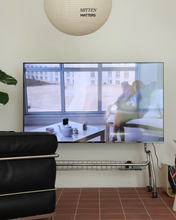 Load image into Gallery viewer, Mitten Steel TV Trolley
