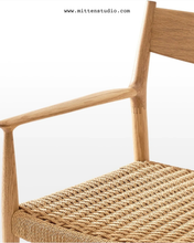Load image into Gallery viewer, Han Chair
