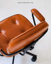 Load image into Gallery viewer, Aleph Chair

