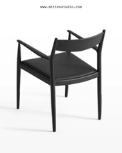 Load image into Gallery viewer, Han Chair
