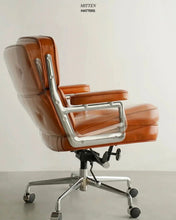 Load image into Gallery viewer, Robin Chair
