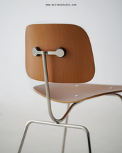 Load image into Gallery viewer, DCM chair
