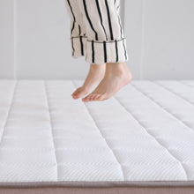 Load image into Gallery viewer, Latex &amp; Natural Coconut Mattress
