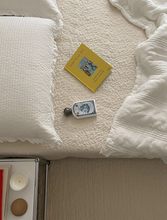 Load image into Gallery viewer, Miniheeee Floral Bedspread 100% Cotton
