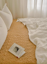 Load image into Gallery viewer, Miniheeee Floral Bedspread 100% Cotton

